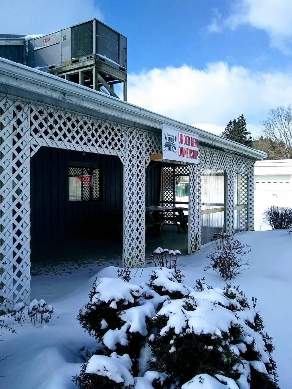 Family Ties Restaurant | restaurant | 33419 N Main St, Townville, PA 16360, USA | 8149674622 OR +1 814-967-4622