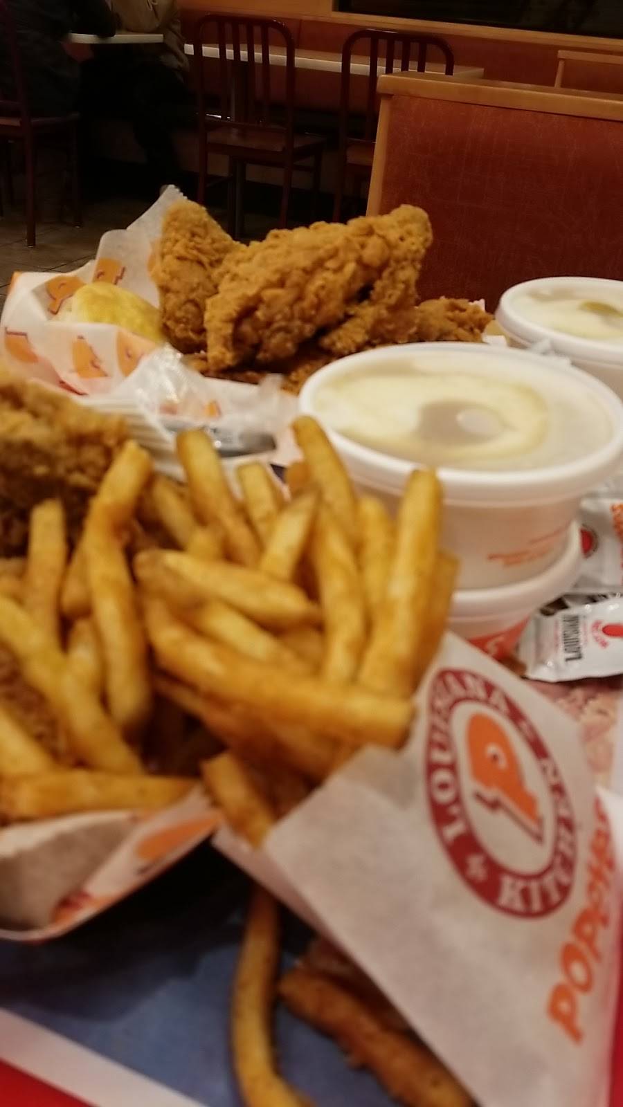 Popeyes Louisiana Kitchen | restaurant | 1860 N Perris Blvd, Perris, CA 92571, USA | 9514900475 OR +1 951-490-0475