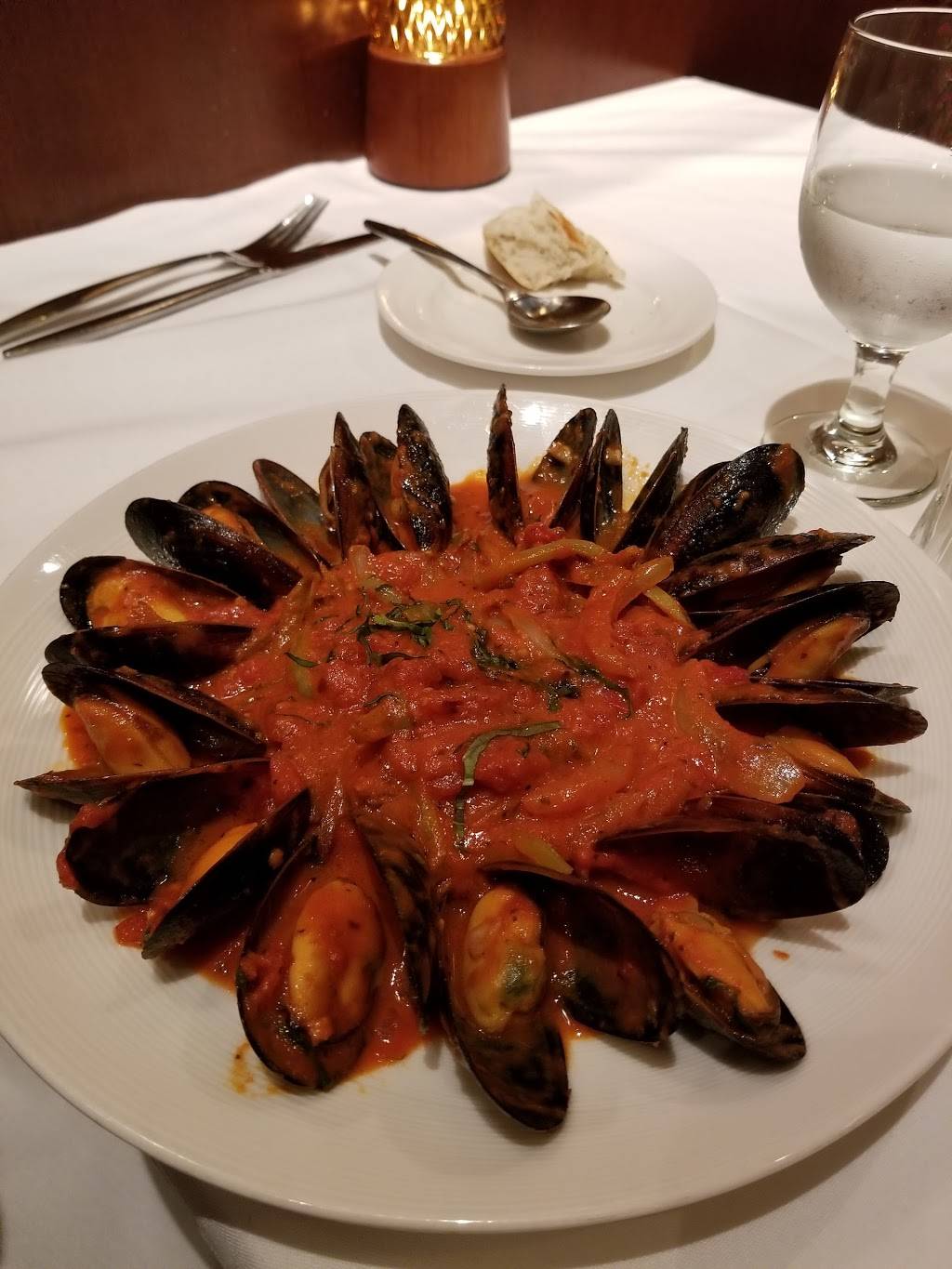 Ciao Amicis | restaurant | 217 W Main St, Brighton, MI 48116, USA | 8102279000 OR +1 810-227-9000