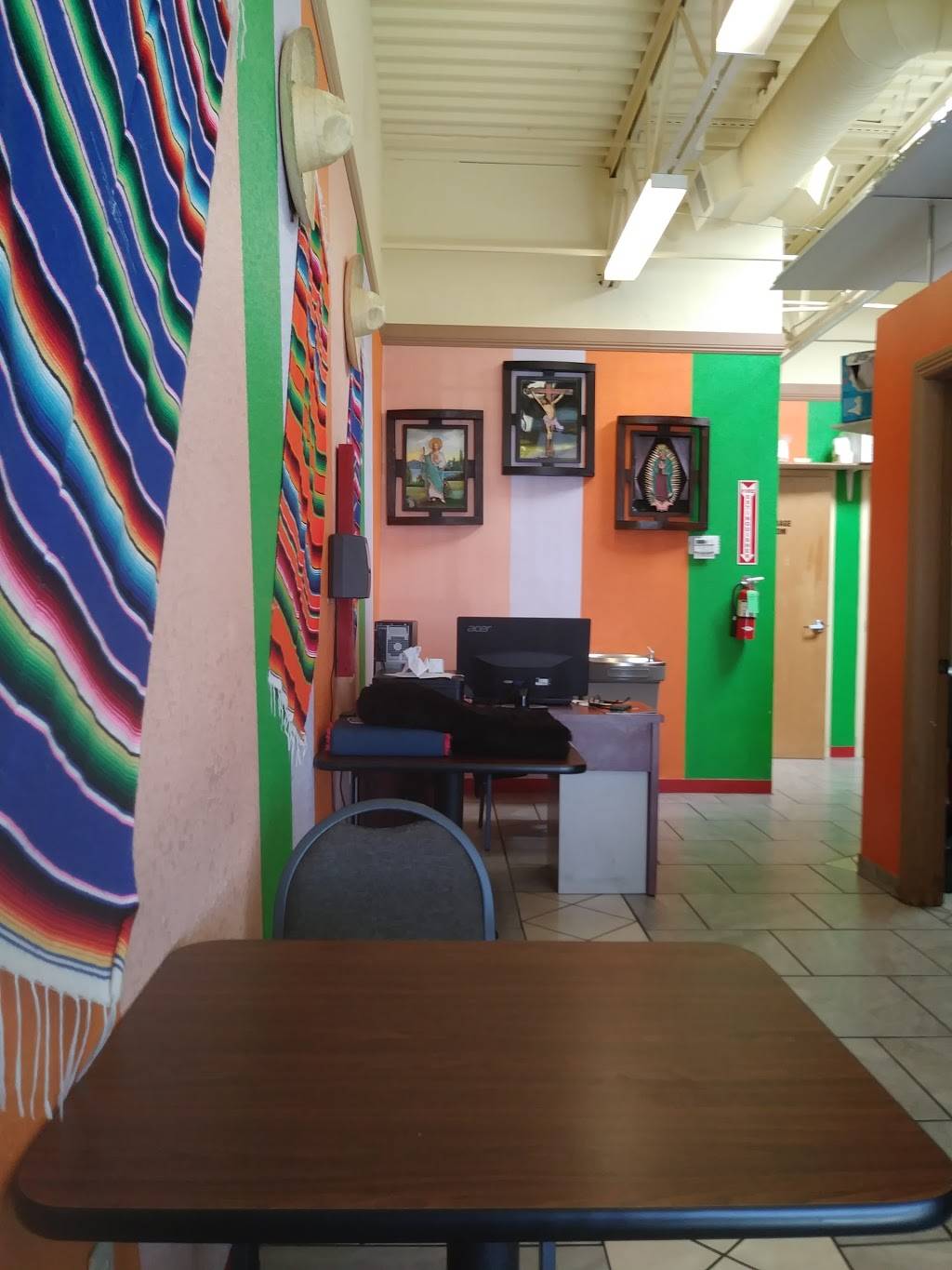 Tamales El Tejano | restaurant | 3301 Fort Blvd, El Paso, TX 79930, USA | 9155883075 OR +1 915-588-3075