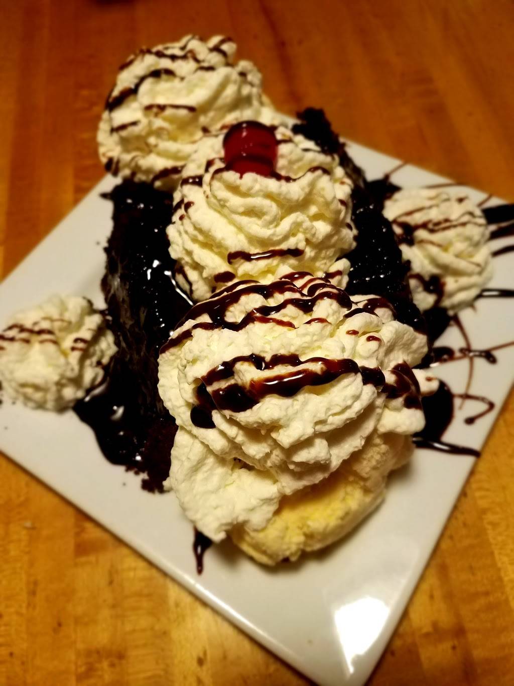 Donatellis | restaurant | 2692 Co Rd E East, St Paul, MN 55110, USA | 6517779199 OR +1 651-777-9199