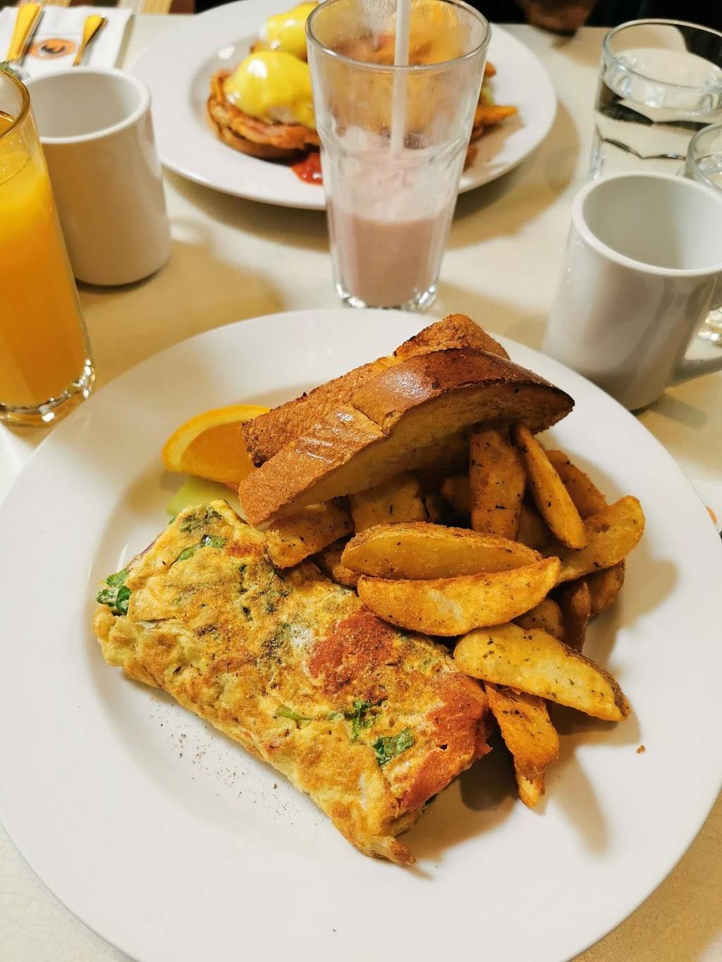 Boom Breakfast & Co | restaurant | 174 Eglinton Ave W, Toronto, ON M4R 1A7, Canada | 4164853447 OR +1 416-485-3447