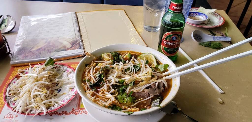 Saigon Cafe | restaurant | 20921 Davenport Dr, Sterling, VA 20165, USA | 7034042424 OR +1 703-404-2424