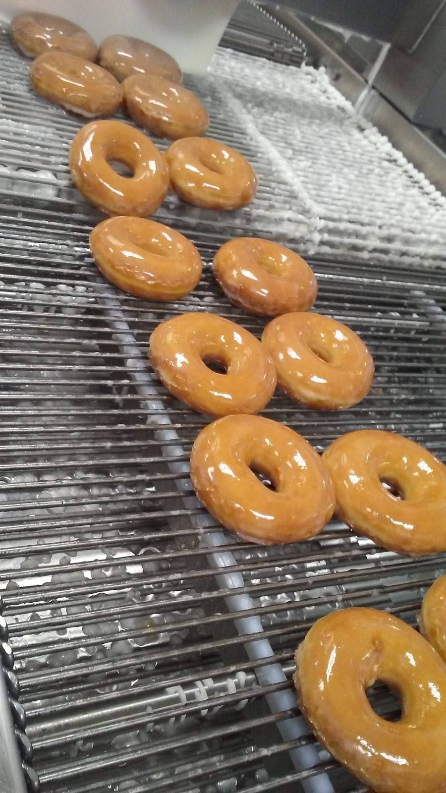 Krispy Kreme | bakery | 295 Merchant Walk Ave, Charlottesville, VA 22902, USA | 4342847812 OR +1 434-284-7812