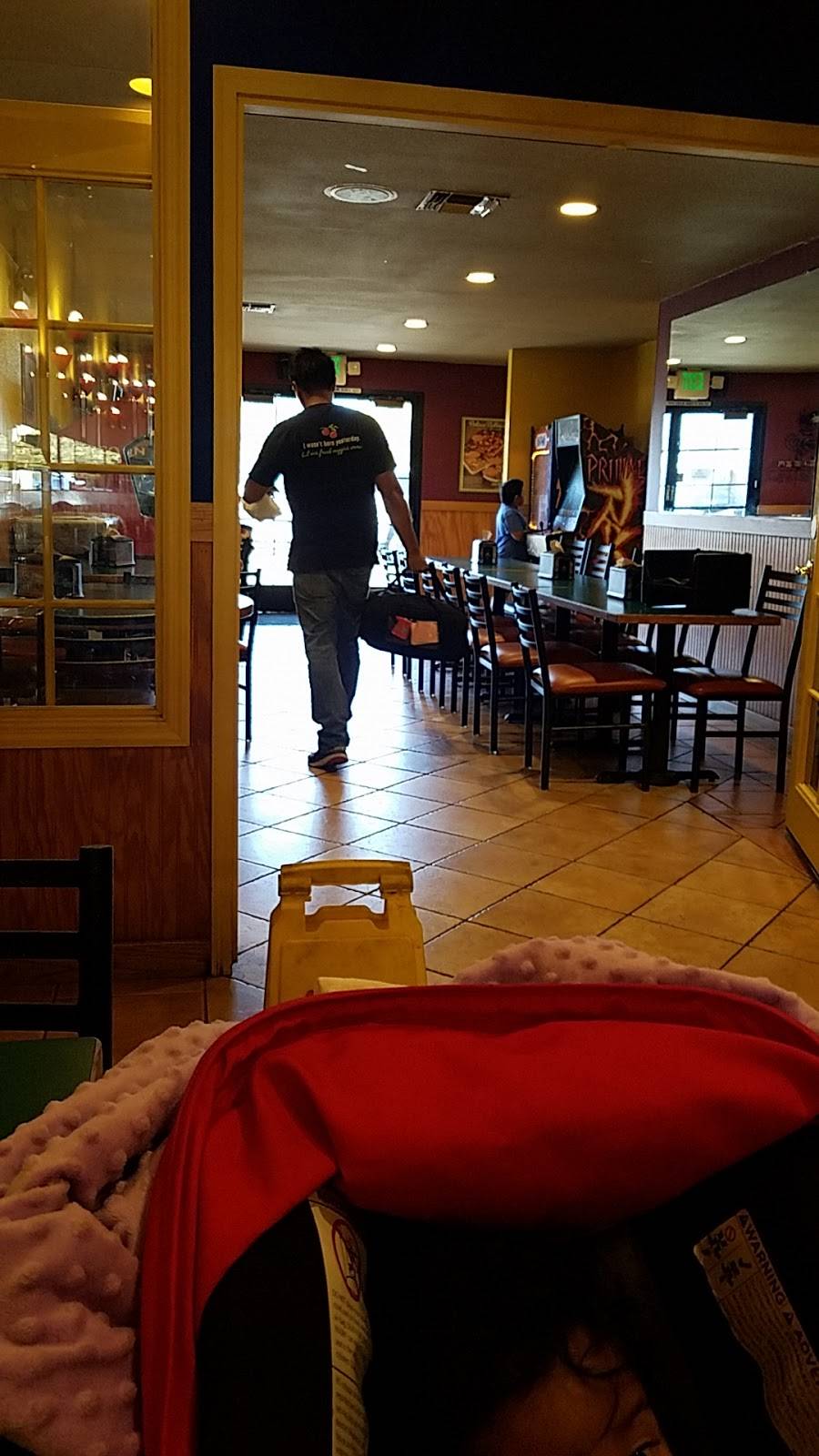 Round Table Pizza | meal delivery | 1743 Willow Pass Rd, Concord, CA 94520, USA | 9256898900 OR +1 925-689-8900