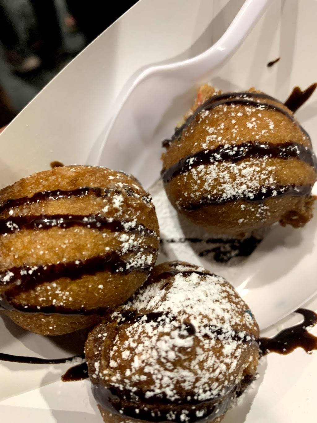 Canadian National Exhibition Food Building | restaurant | 10 Nova Scotia Ave, Toronto, ON M6K 3C3, Canada | 4162633330 OR +1 416-263-3330