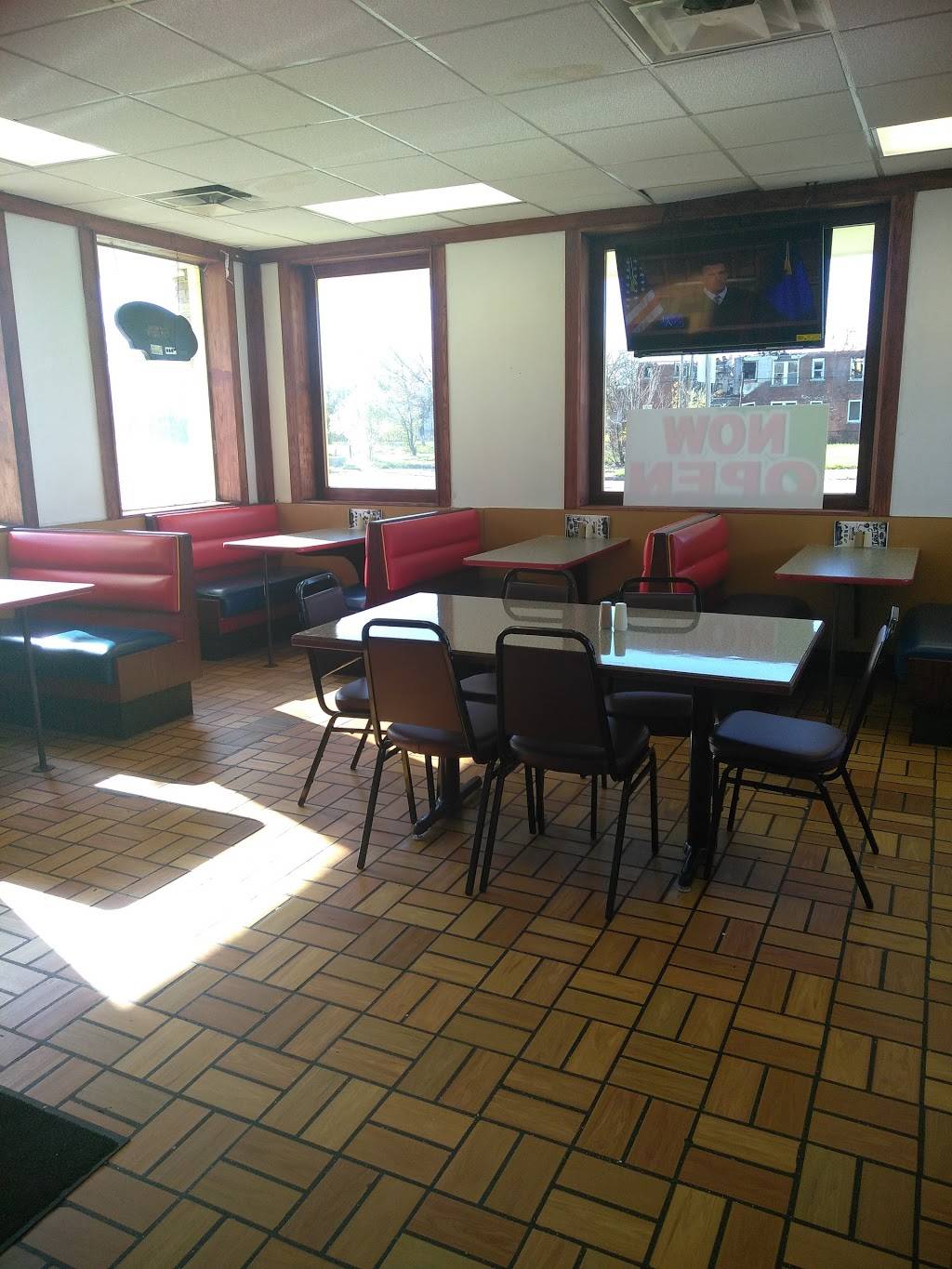 Detroit City Coney Island | restaurant | 9900 Dexter Ave, Detroit, MI 48206, USA | 3138658880 OR +1 313-865-8880