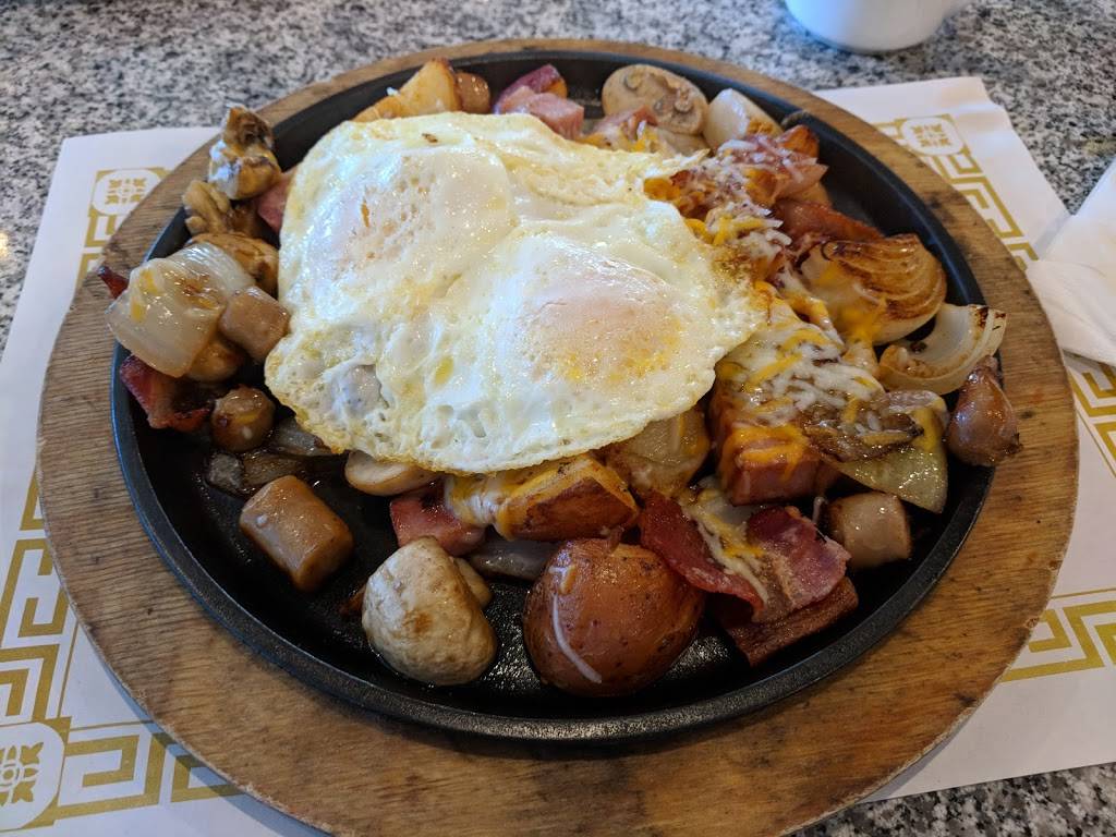 Maxims Restaurant | restaurant | 18025 W Capitol Dr, Brookfield, WI 53045, USA | 2627834501 OR +1 262-783-4501