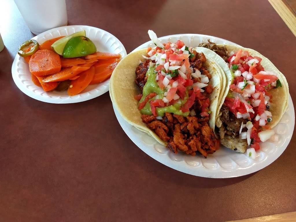 Rancheros | restaurant | 17106 US-24, Independence, MO 64056, USA | 8164925555 OR +1 816-492-5555