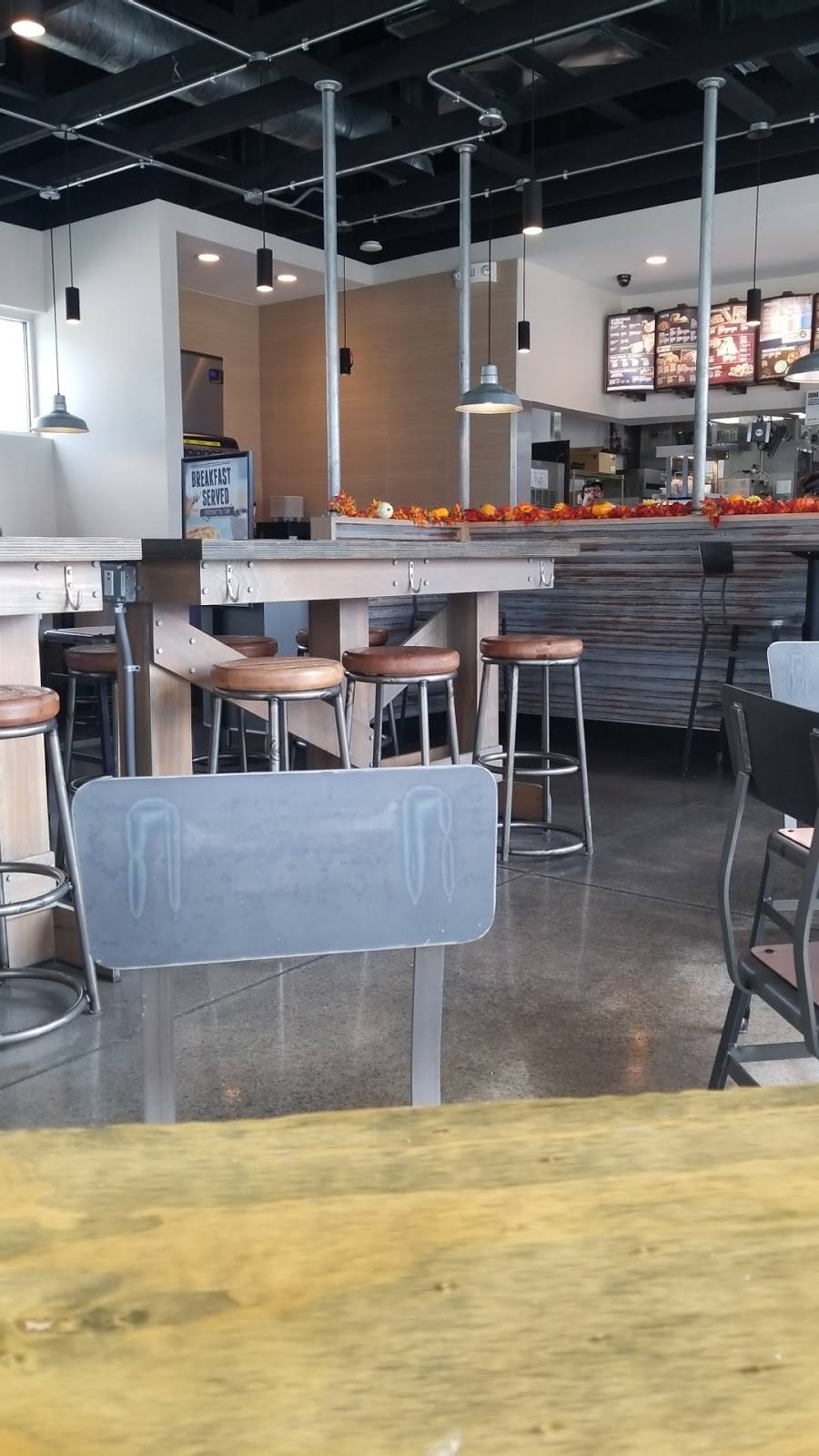 Taco Bell | meal takeaway | 115 E Water St, Oak Harbor, OH 43449, USA | 4196076280 OR +1 419-607-6280