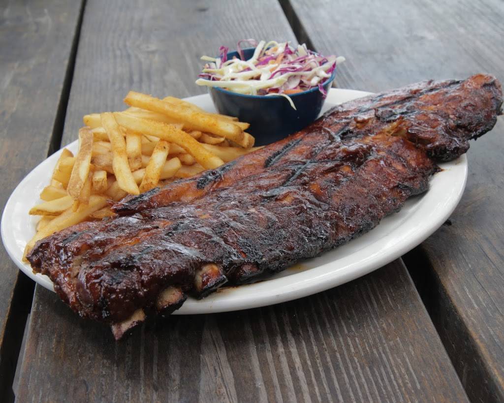 Willies Grill & Icehouse | restaurant | 24236 Northwest Fwy, Cypress, TX 77429, USA | 2817580558 OR +1 281-758-0558