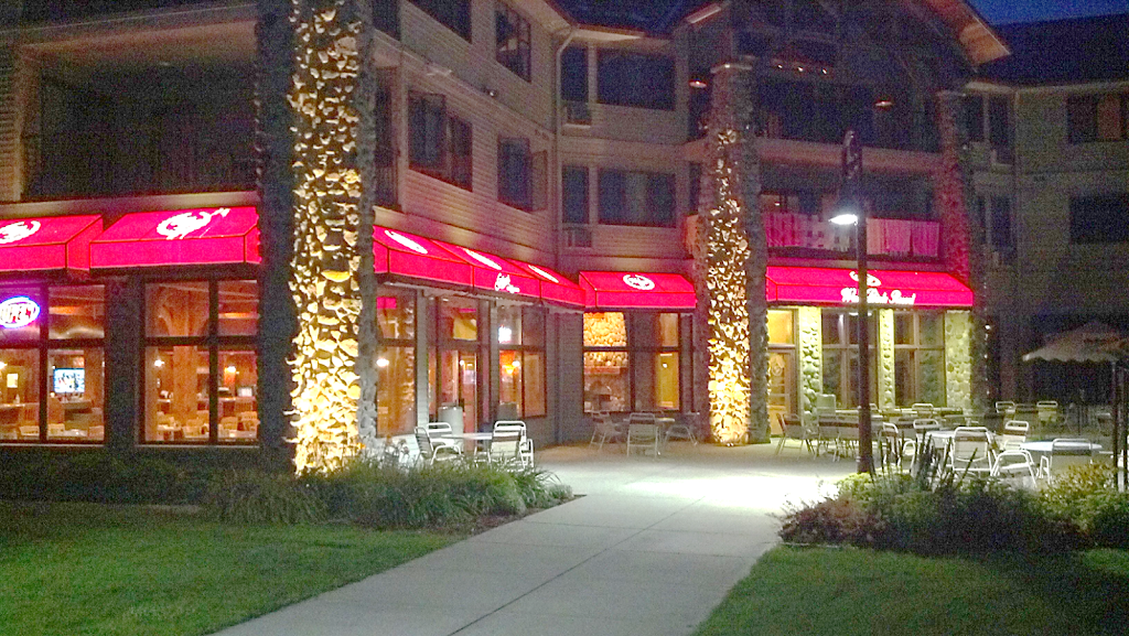 Wave Pointe Marina & Resort | restaurant | 3600 Co Rd CC, Sturgeon Bay, WI 54235, USA | 9208245440 OR +1 920-824-5440