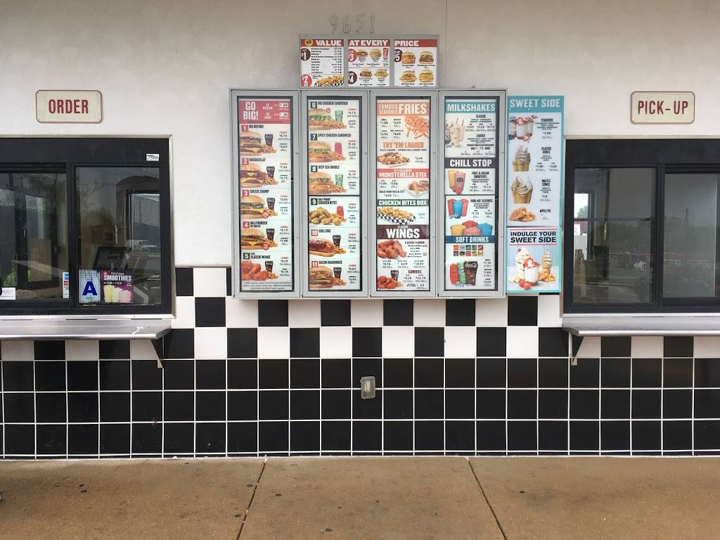 Rallys | restaurant | 9651 Natural Bridge Rd, St. Louis, MO 63134, USA | 3148909958 OR +1 314-890-9958