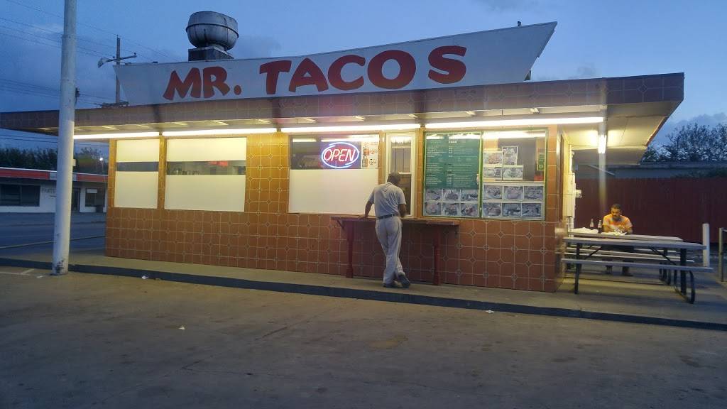 Mr Tacos | restaurant | 130 N Lewis Ave, Tulsa, OK 74110, USA | 9185826373 OR +1 918-582-6373