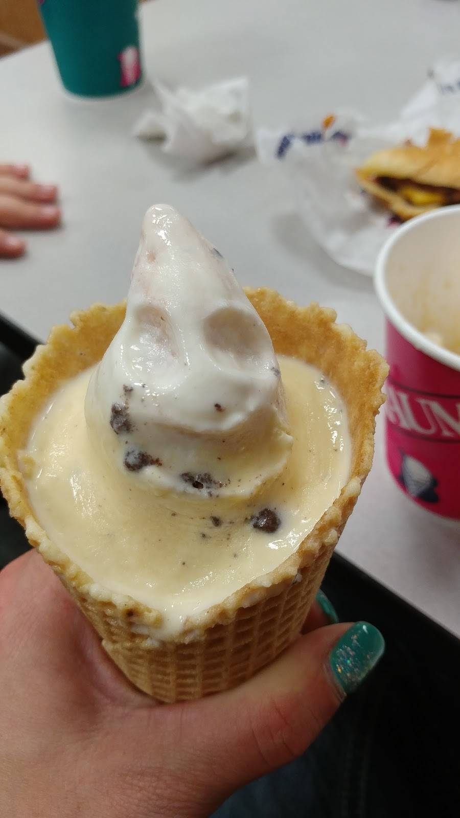 Braums Ice Cream & Burger Restaurant | restaurant | 3501 N Rangeline Rd, Joplin, MO 64801, USA | 4176235113 OR +1 417-623-5113