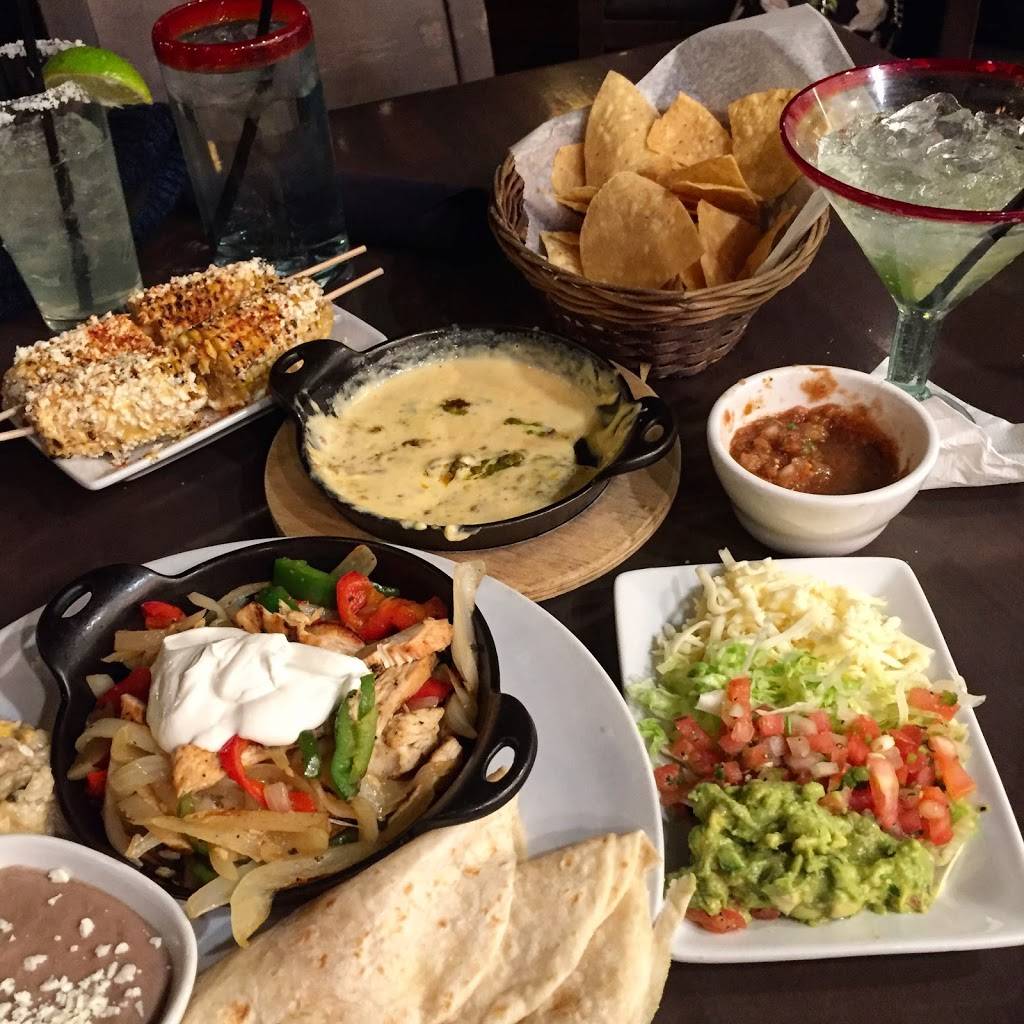Rojo Mexican Grill | restaurant | 1602 West End Blvd, Minneapolis, MN 55416, USA | 9526575385 OR +1 952-657-5385