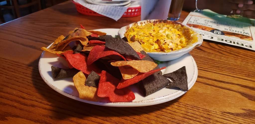 Wild Wing Cafe | cafe | 1181 Oakland Market Rd, Mt Pleasant, SC 29466, USA | 8438498646 OR +1 843-849-8646