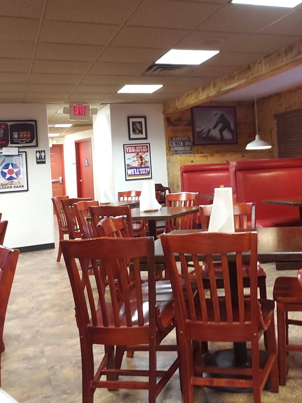 Smoking Pig BBQ | restaurant | 4379 Las Vegas Blvd N, Las Vegas, NV 89115, USA | 7257773988 OR +1 725-777-3988