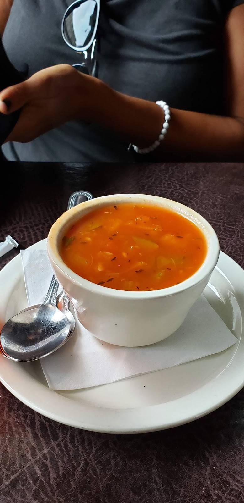 McEwens | restaurant | 120 Monroe Ave, Memphis, TN 38103, USA | 9015277085 OR +1 901-527-7085