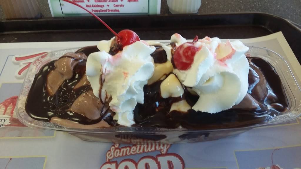 Braums Ice Cream & Burger Restaurant | restaurant | 4435 NW Cache Rd, Lawton, OK 73505, USA | 5803535098 OR +1 580-353-5098