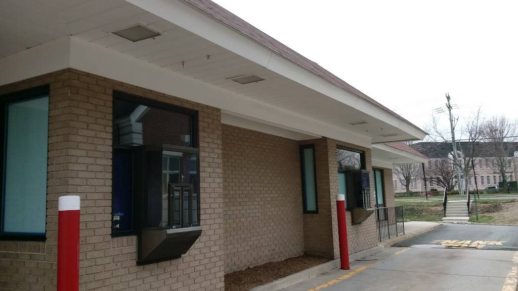 McDonalds | restaurant | 3924 Old Lee Hwy, Fairfax, VA 22030, USA | 7032737570 OR +1 703-273-7570