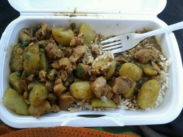 Roti Stop | restaurant | 1125 Dundas St E, Mississauga, ON L4Y 2C4, Canada | 9053067684 OR +1 905-306-7684