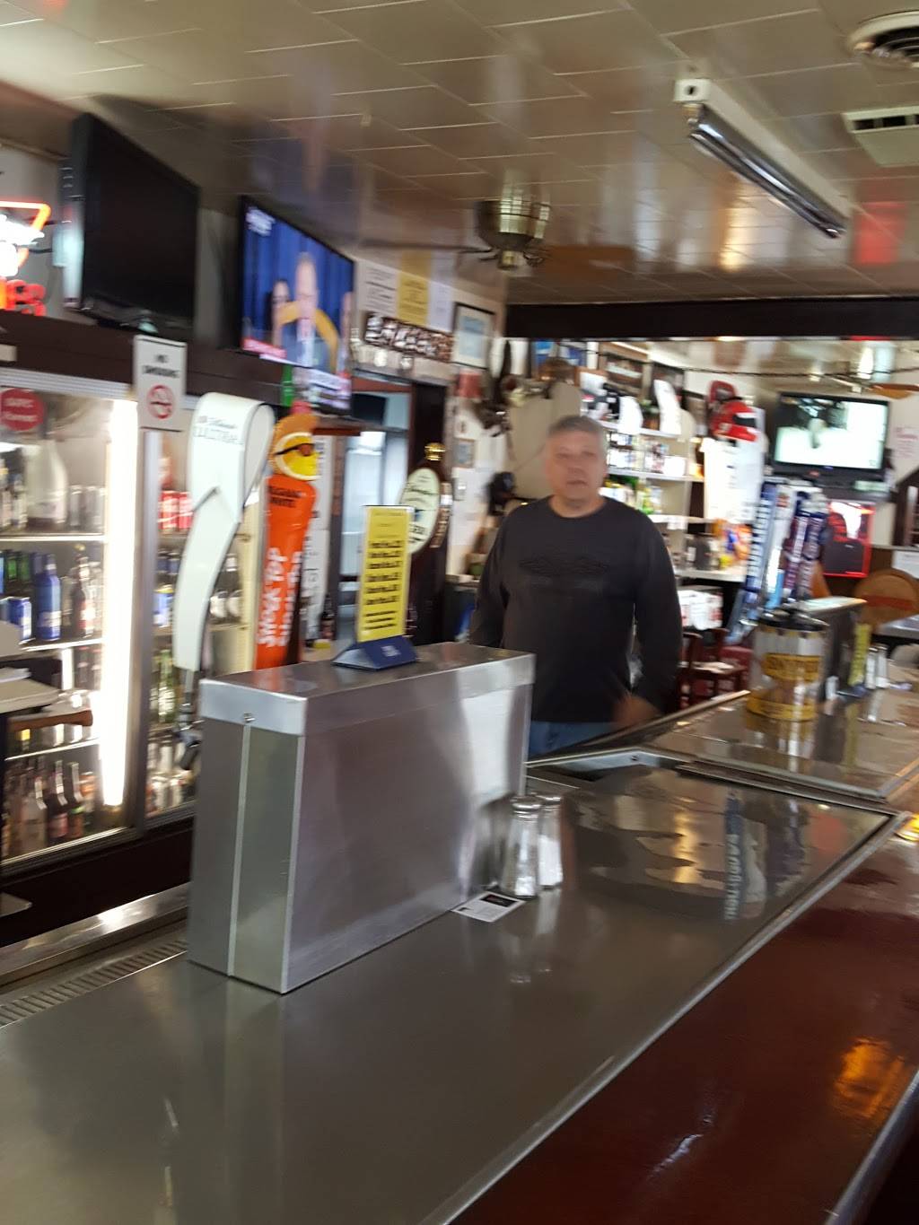 Mickeys Restaurant | restaurant | 3495 Vienna St, Palmyra, NY 14522, USA | 3155975131 OR +1 315-597-5131