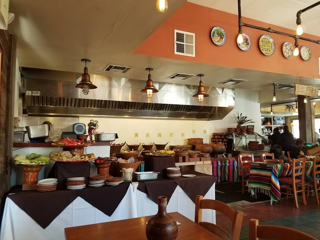 Los Moles | restaurant | 1320 65th St, Emeryville, CA 94608, USA | 5102856635 OR +1 510-285-6635