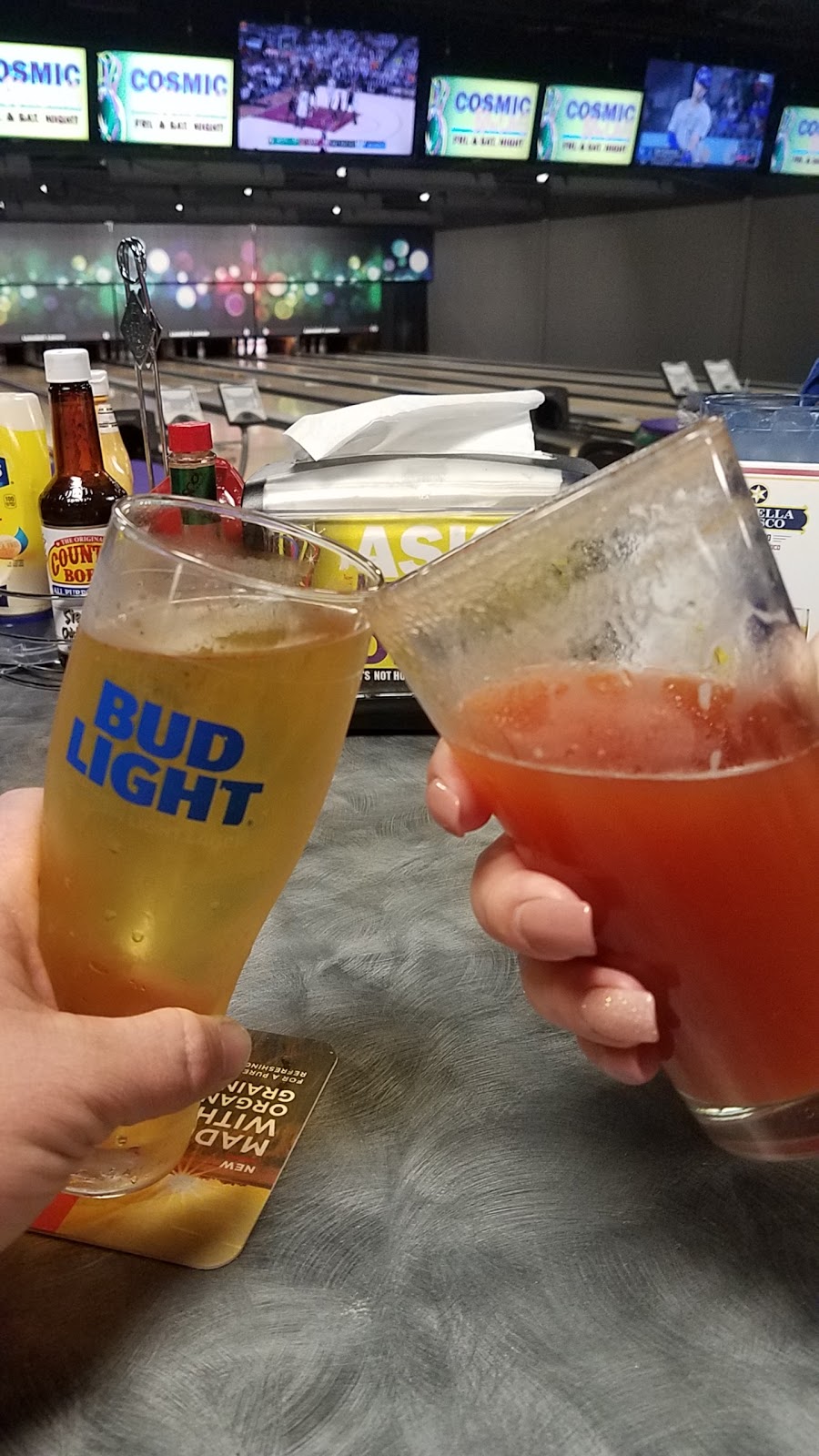 Landoll Lanes | restaurant | 2005 Center St, Marysville, KS 66508, USA | 7855628971 OR +1 785-562-8971