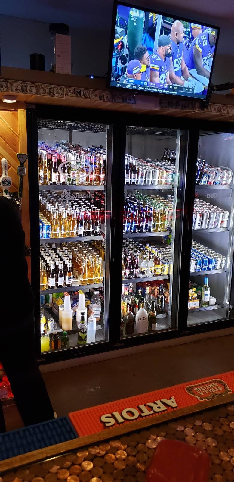 Big Vs Sports Bar & Grill | restaurant | 1847 Co Rd T, New Richmond, WI 54017, USA | 7159544002 OR +1 715-954-4002