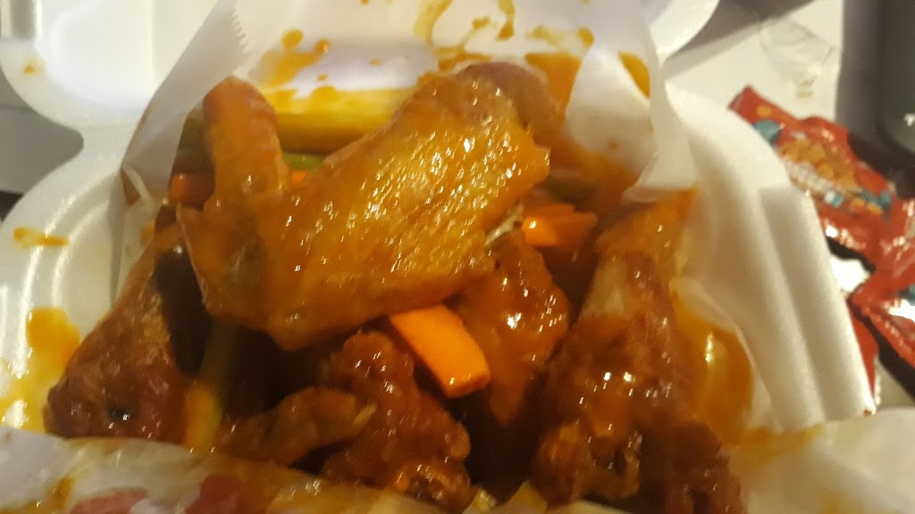Crumpys Hot Wings | restaurant | 6149 Macon Rd, Memphis, TN 38134, USA | 9015093416 OR +1 901-509-3416
