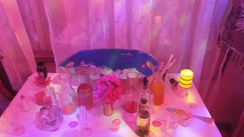 Beso Lounge & Restaurant | night club | 860 Main St, East Hartford, CT 06108, USA | 8007787226 OR +1 800-778-7226