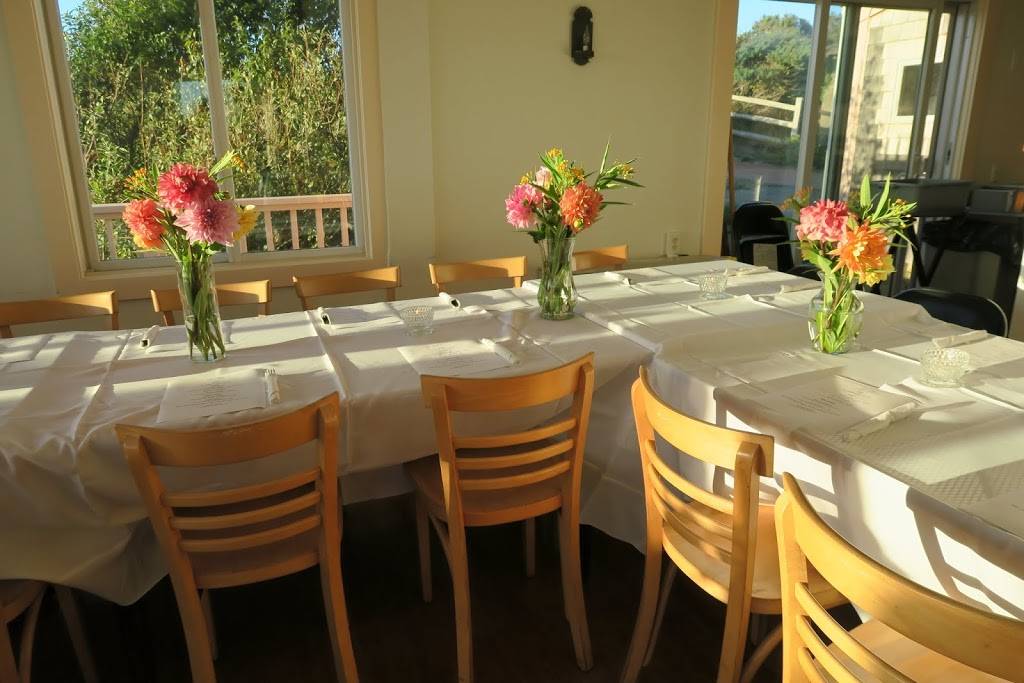 The Aquinnah Shop Restaurant | restaurant | 27 Aquinnah Cir, Aquinnah, MA 02535, USA | 5086453867 OR +1 508-645-3867