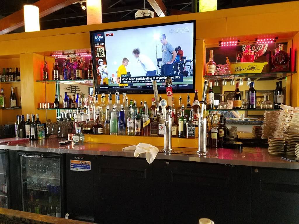 Kazoku Sushi | restaurant | 10665 W Colfax Ave, Lakewood, CO 80215, USA | 3032381199 OR +1 303-238-1199