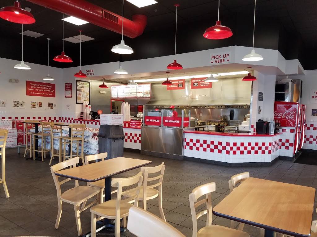 Five Guys | meal takeaway | 701 N Milwaukee Ave, Vernon Hills, IL 60061, USA | 8476803810 OR +1 847-680-3810