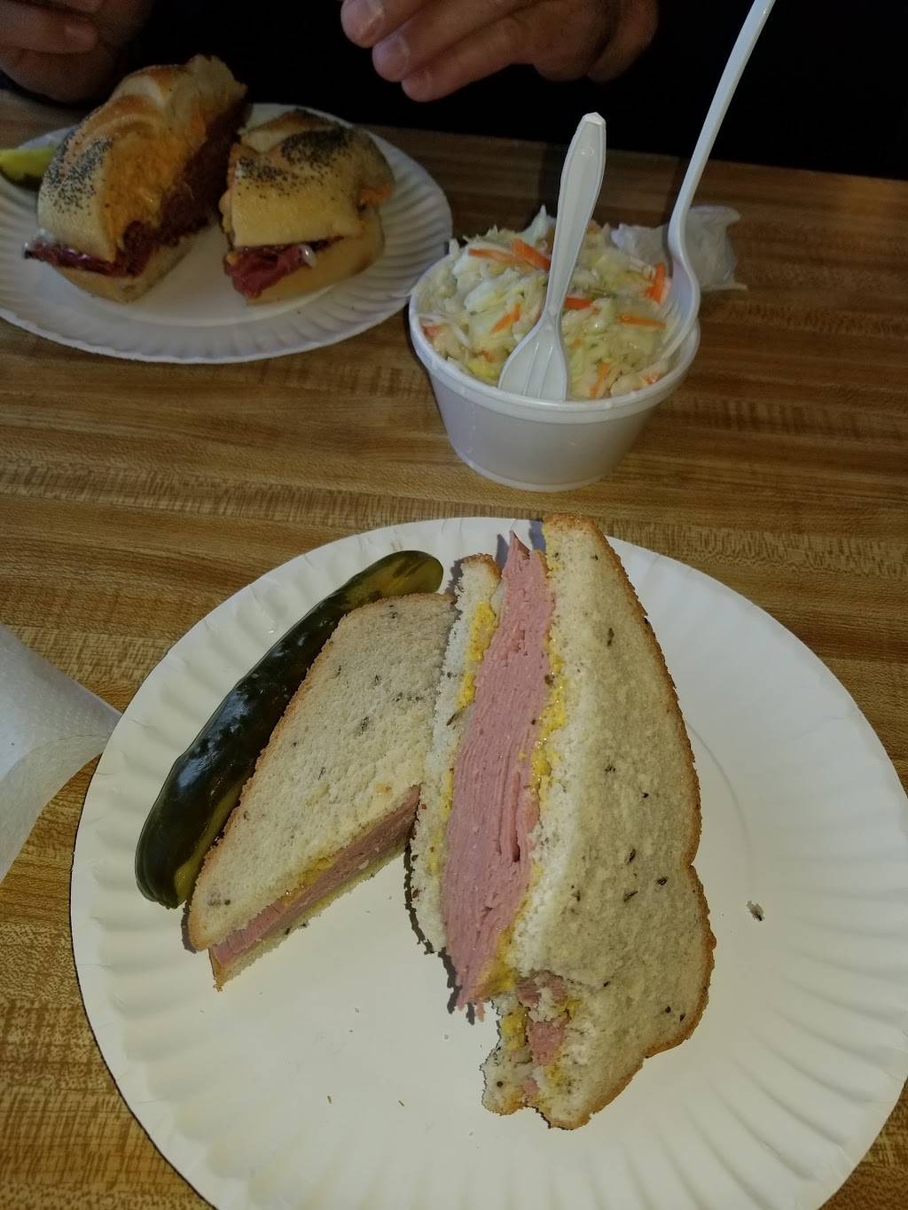 Sterlington Deli | meal takeaway | 3 Sterlington Commons, Greenport, NY 11944, USA | 6314778547 OR +1 631-477-8547