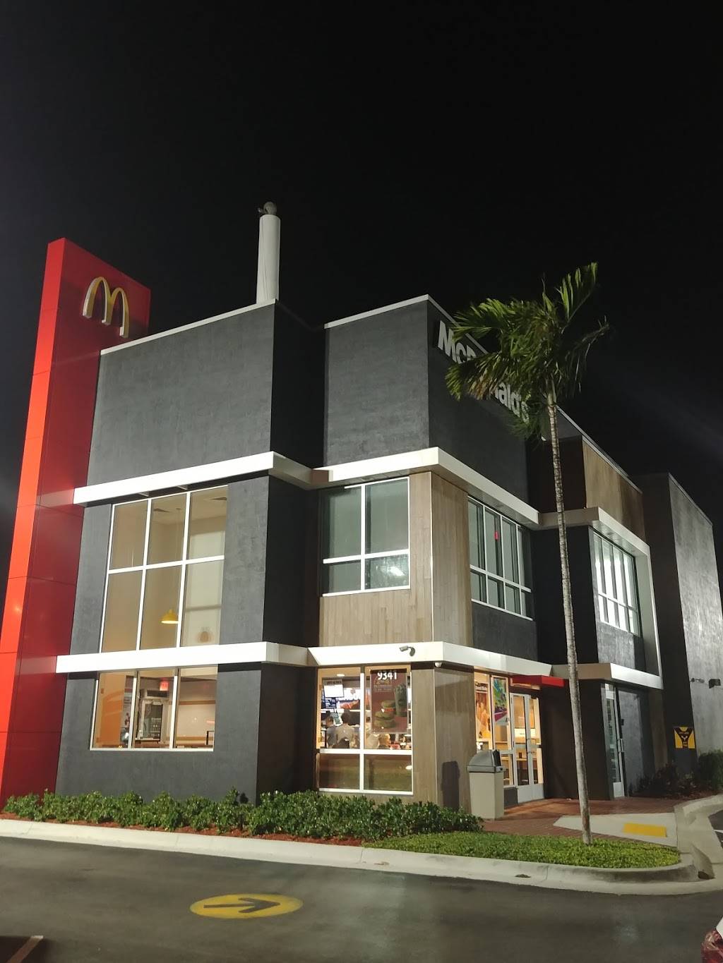 McDonalds | cafe | 9341 SW 56th St, Miami, FL 33165, USA | 3052701943 OR +1 305-270-1943