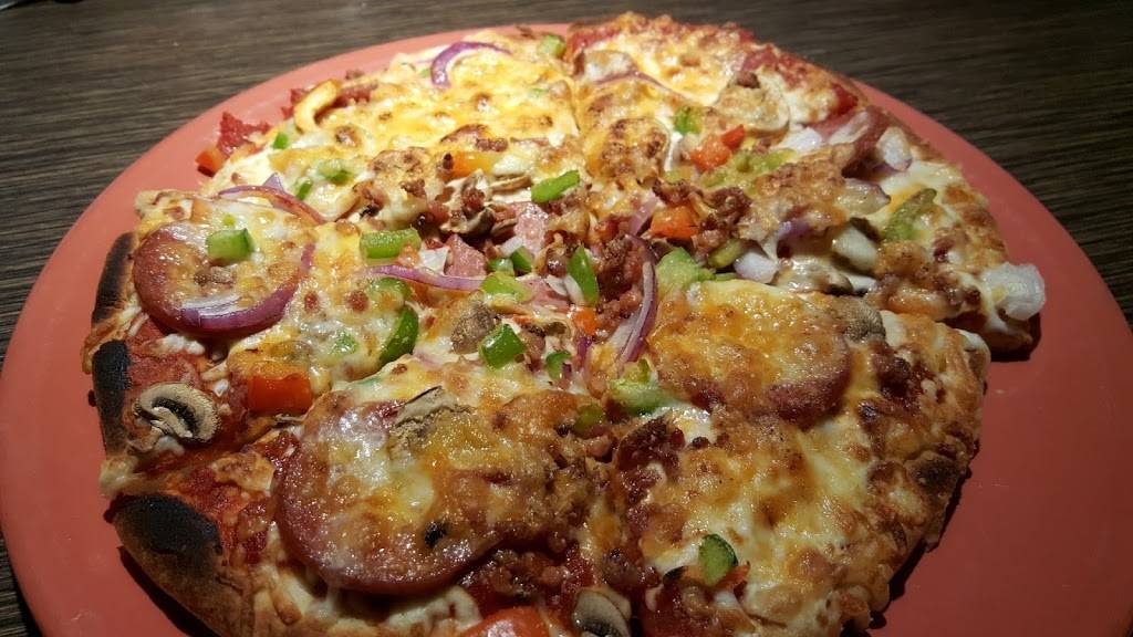 Dinos Grillhouse | restaurant | 15 King St W, Ingersoll, ON N5C 2J2, Canada | 5194250937 OR +1 519-425-0937