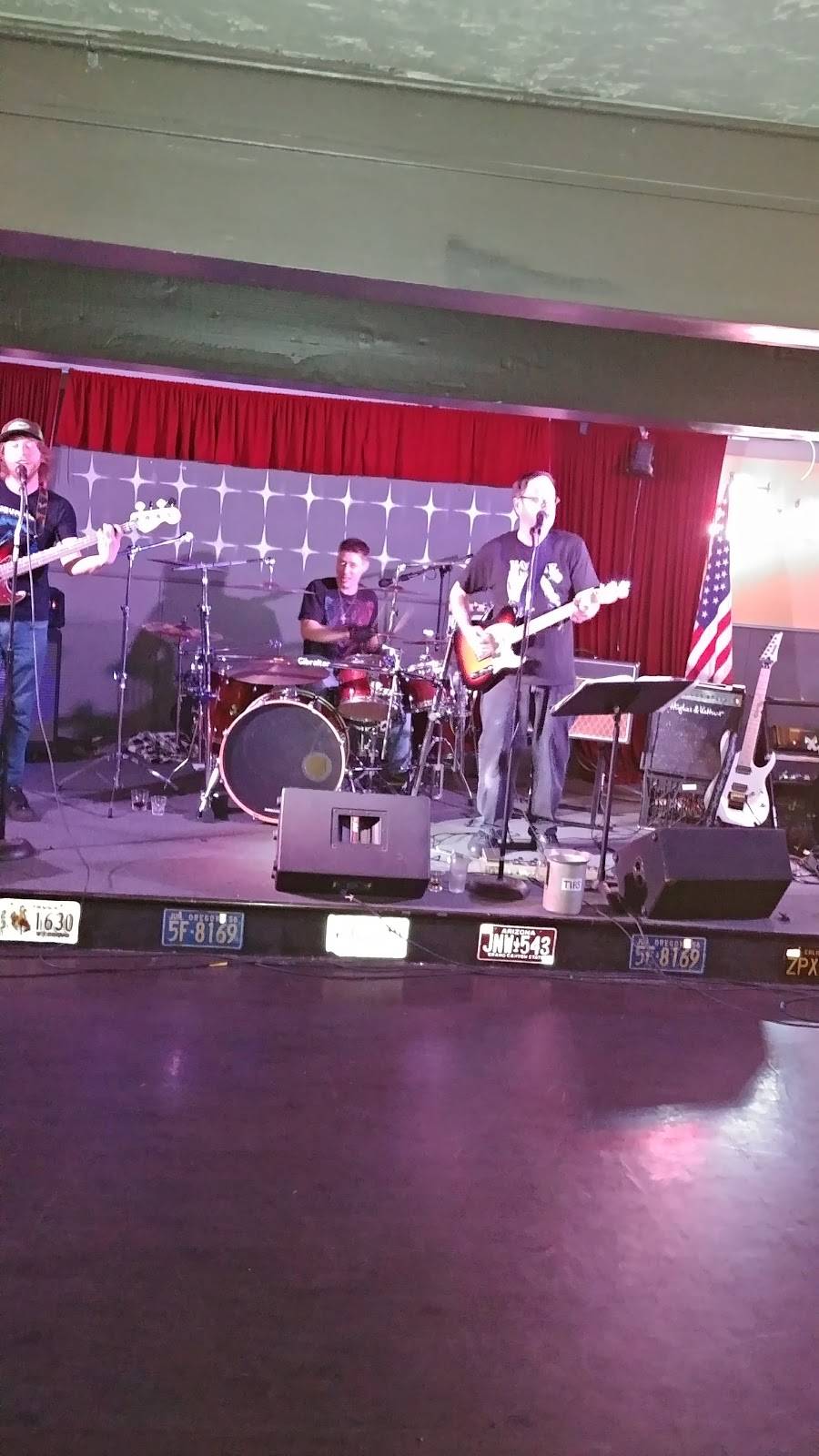 Eastside Bar and Grill | restaurant | 2530 NE 82nd Ave, Portland, OR 97220, USA | 5032342337 OR +1 503-234-2337