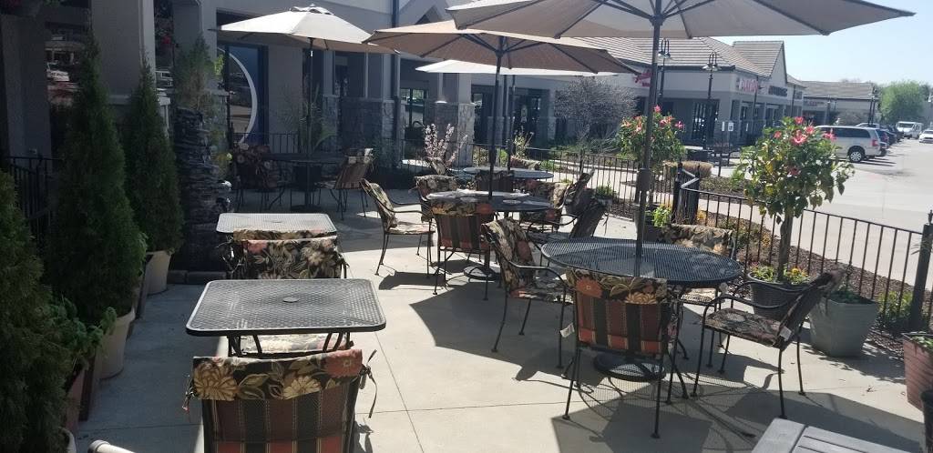 Brushi Bistro & Bar | restaurant | 721 N 132nd St, Omaha, NE 68154, USA | 4028846878 OR +1 402-884-6878