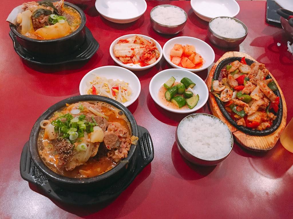 The Famous Owl of Minerva | restaurant | 1177 23A, Central Pkwy W #23A, Mississauga, ON L5C 2T1, Canada | 9052737275 OR +1 905-273-7275