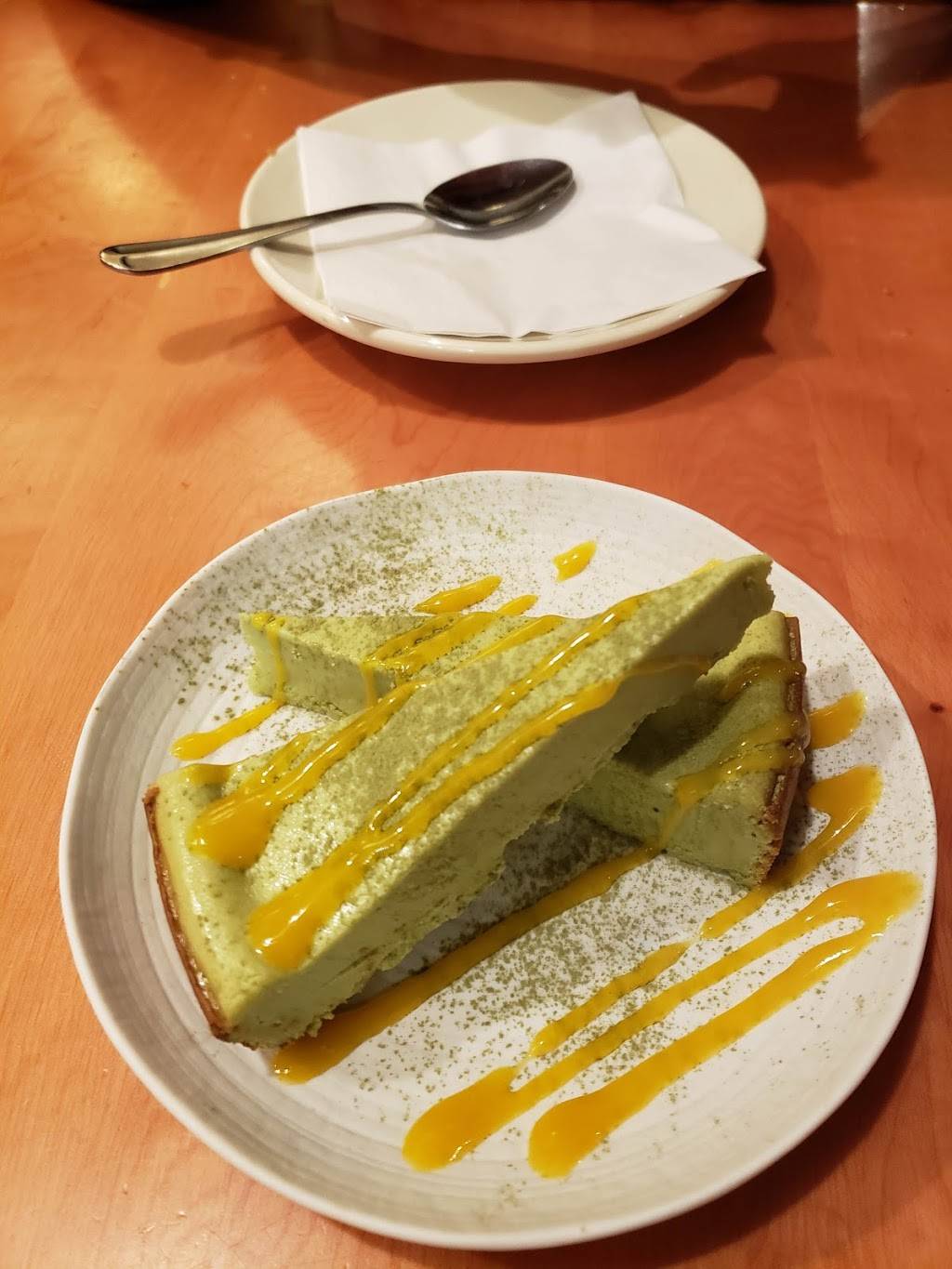 Spices Asian Restaurant And Sushi Bar | restaurant | 3333 Connecticut Ave NW A, Washington, DC 20008, USA | 2026863833 OR +1 202-686-3833