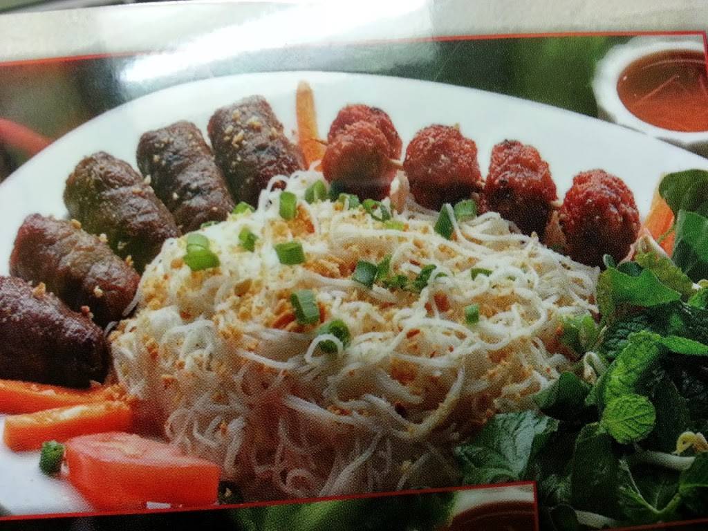 Pho Que Huong | restaurant | 4826 Belt Line Rd, Dallas, TX 75254, USA | 9722395858 OR +1 972-239-5858