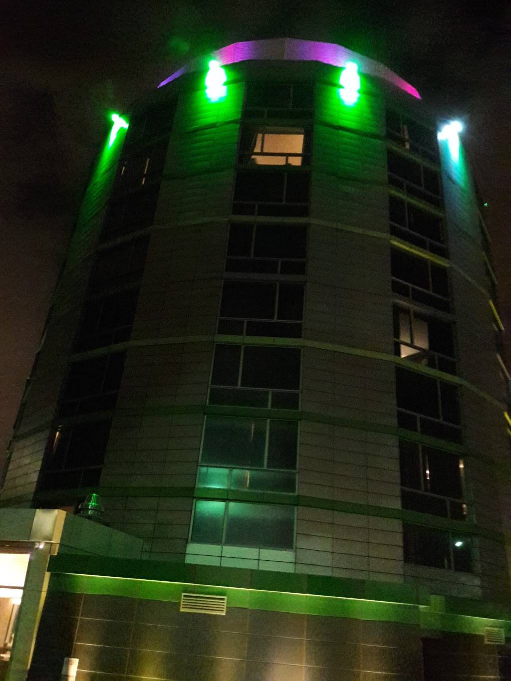 ibis Styles New York LaGuardia Airport | restaurant | 100-33 Ditmars Blvd, East Elmhurst, NY 11369, USA | 7186067400 OR +1 718-606-7400