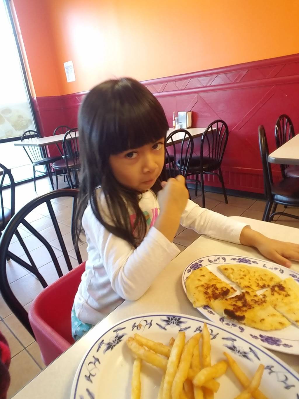 Vilmas pupuseria | restaurant | 5824 Singleton Rd, Norcross, GA 30093, USA | 4702825140 OR +1 470-282-5140