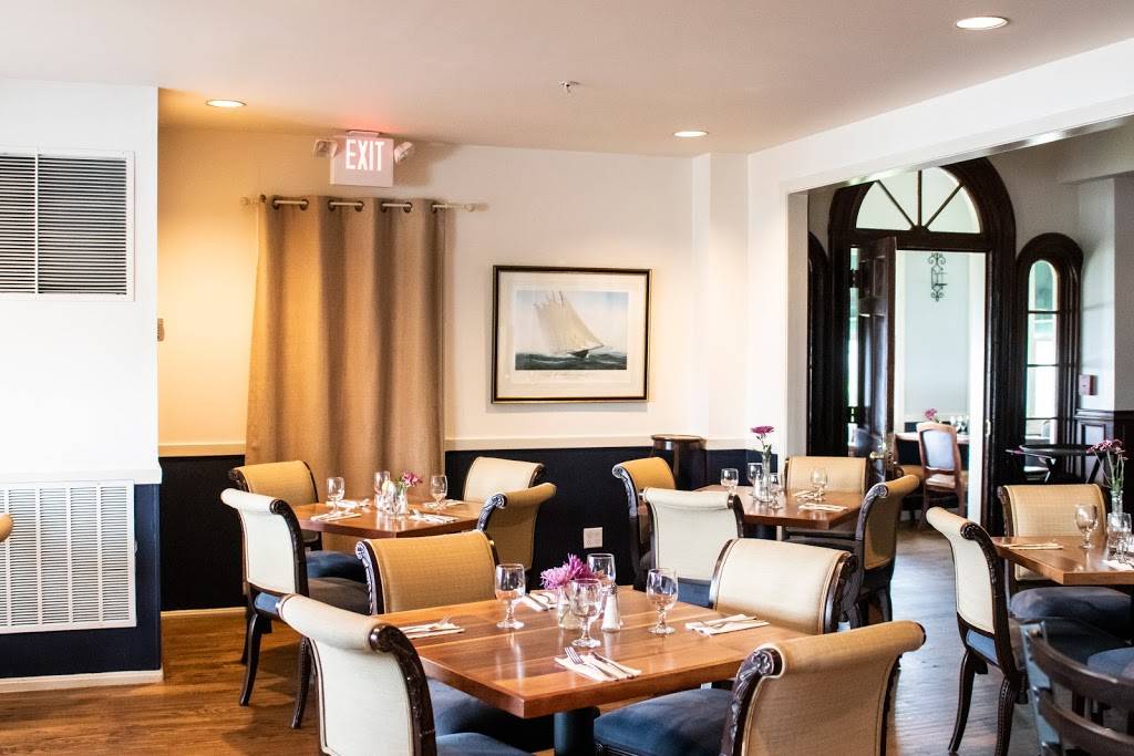 Bay Voyage Restaurant | restaurant | 150 Conanicus Ave, Jamestown, RI 02835, USA | 4015607979 OR +1 401-560-7979