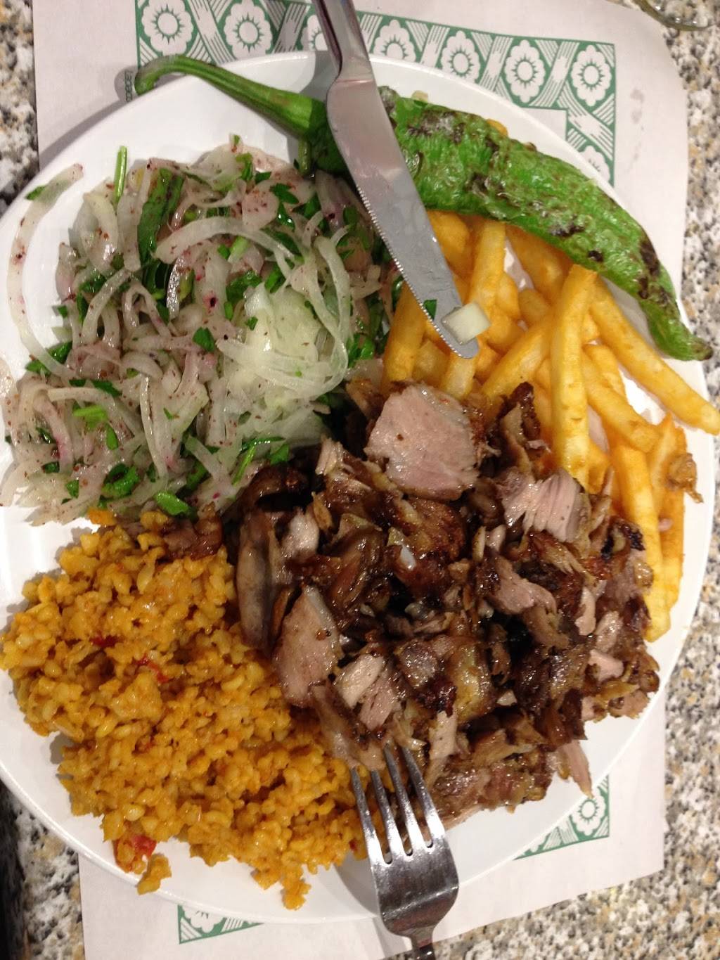 Grillades Istanbul | restaurant | 3000 Boulevard des Laurentides, Laval, QC H7K 3K7, Canada | 4506620125 OR +1 450-662-0125