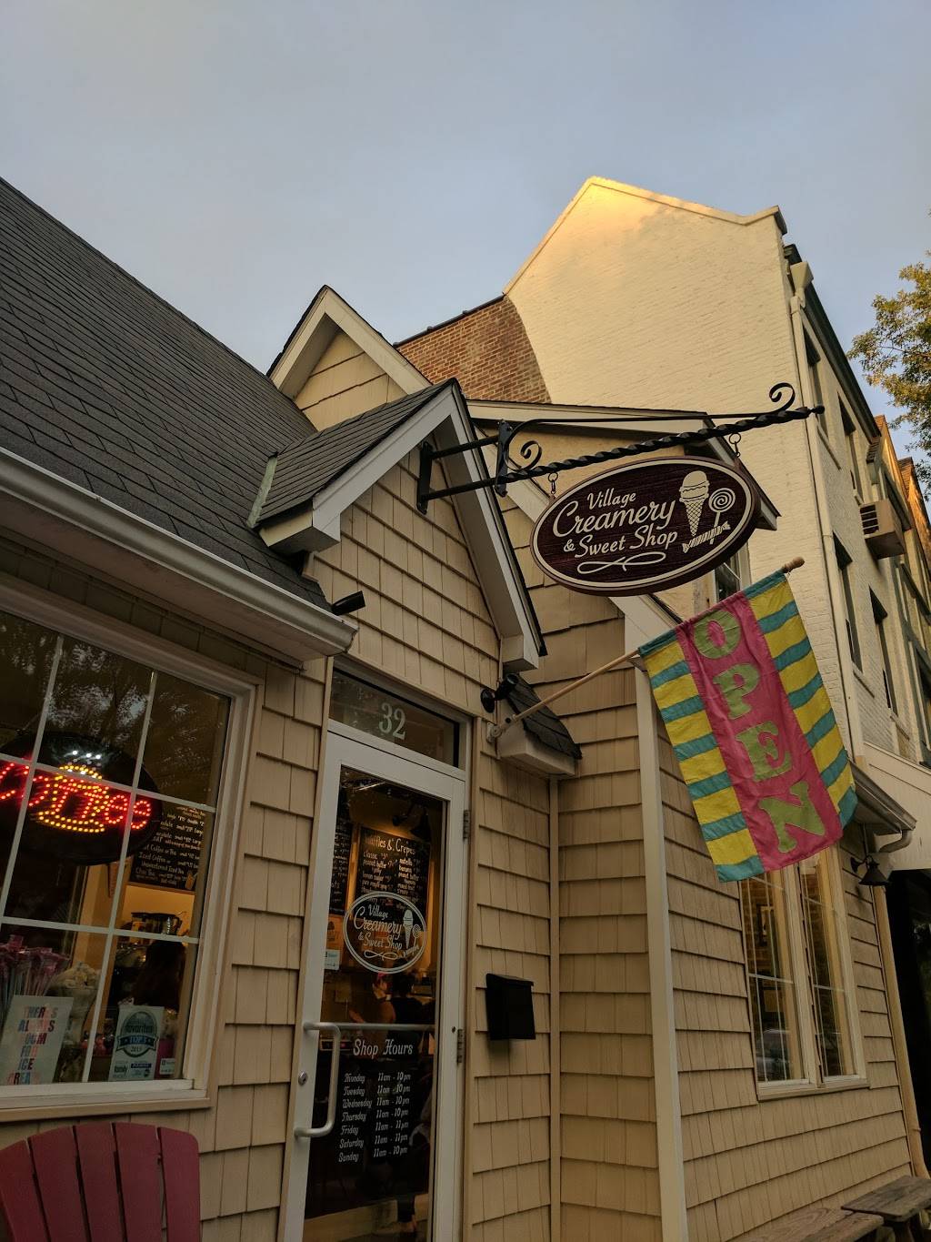 Village Creamery & Sweetshop | cafe | 32 Broadway, Valhalla, NY 10595, USA | 9144211300 OR +1 914-421-1300