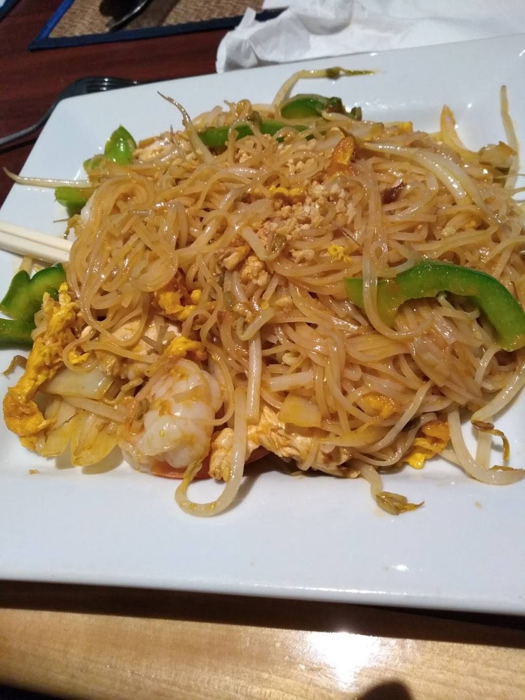 Restaurant Le Nouveau Paradis | restaurant | 13035 Rue Sherbrooke E, Pointe-aux-Trembles, QC H1A 1B9, Canada | 5146420433 OR +1 514-642-0433