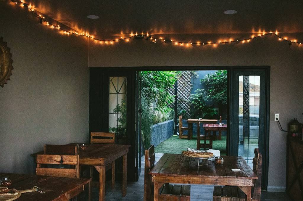 Saunders Pizzeria | restaurant | Calle Huerta #1, Vista Hermosa, 22890 Ensenada, B.C., Mexico | 016463500077 OR +52 646 350 0077